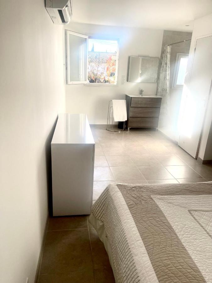 Appartement Havre De Paix à Montaren-et-Saint-Médiers Extérieur photo